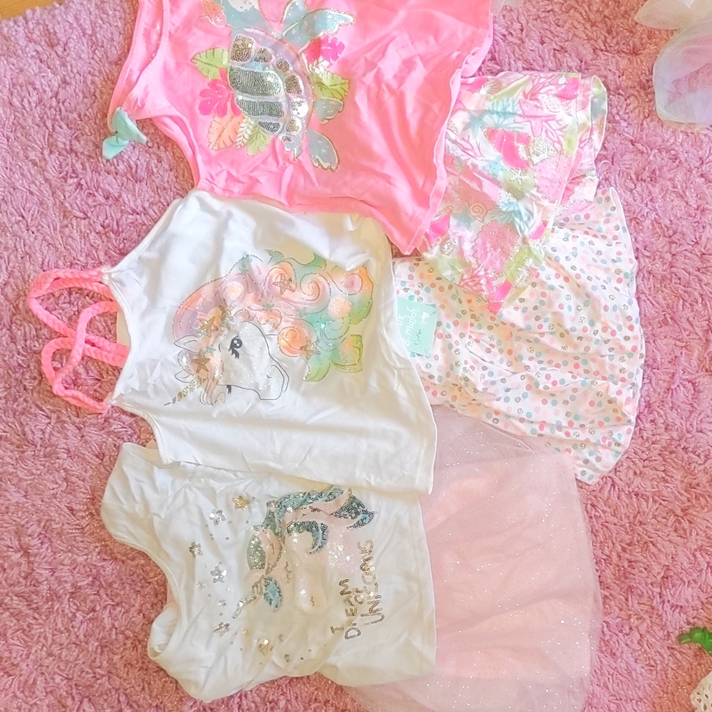 Lot of three mix and match outfits. 6 pieces all together.